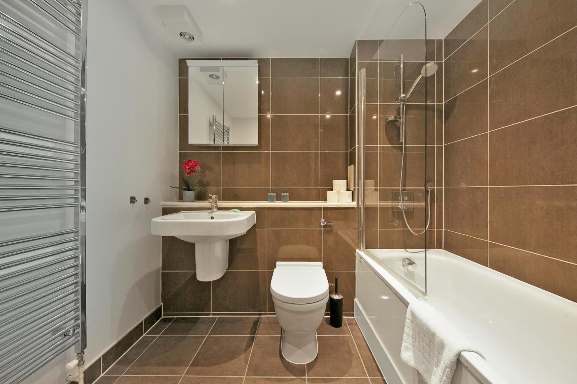 2 Bed Executive Next To Liverpool Street Free Wifi By Aparts London